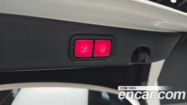 Mercedes-Benz E-Class E300 4MATIC Exclusive