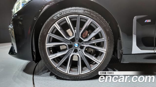 BMW 7-Series 740Li xDrive M Sport Package