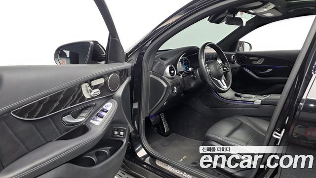 Mercedes-Benz GLC-Class GLC300e 4MATIC Coupe
