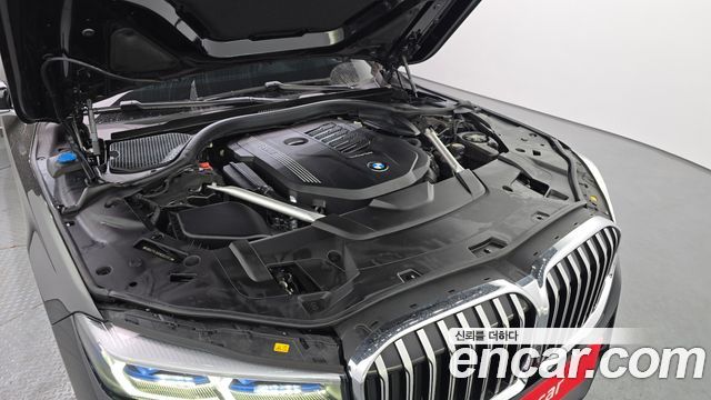 BMW 7-Series 740Li xDrive M Sport Package
