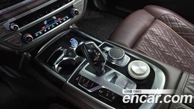BMW 7-Series 740Li xDrive M Sport Package