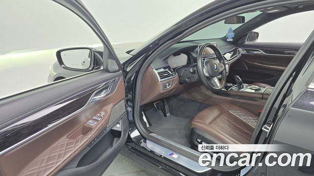 BMW 7-Series 740Li xDrive M Sport Package