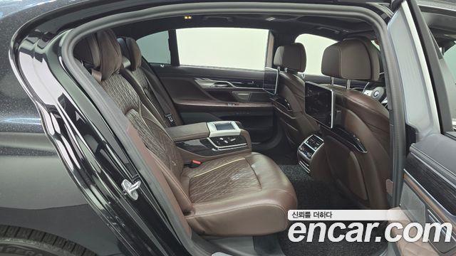BMW 7-Series 740Li xDrive M Sport Package