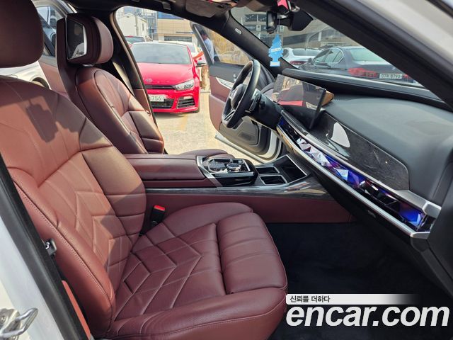 BMW 7-Series 740i sDrive M Sport