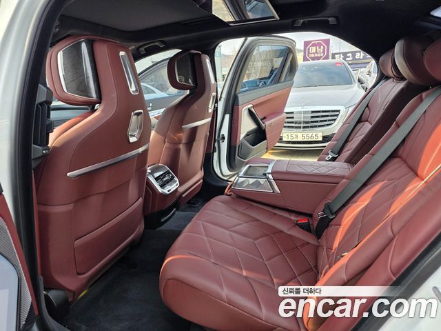 BMW 7-Series 740i sDrive M Sport