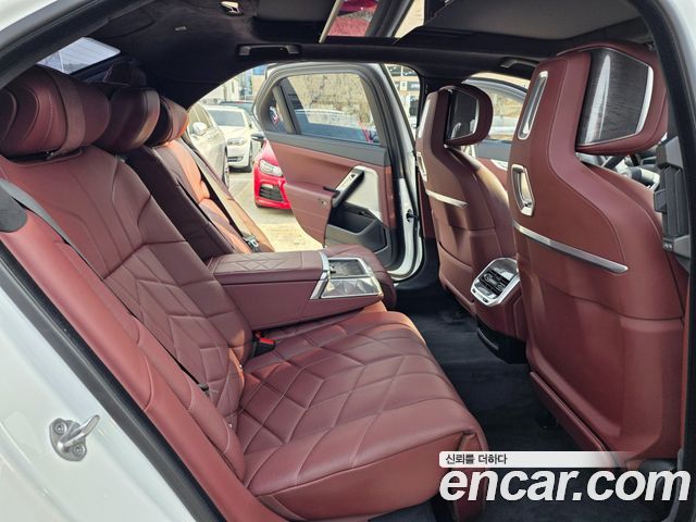 BMW 7-Series 740i sDrive M Sport