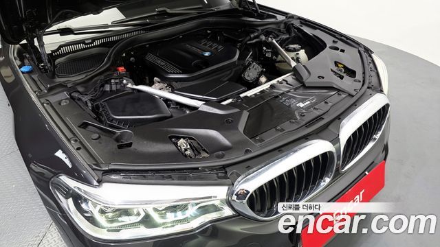 BMW 5-Series 520d xDrive M Sport Package Plus