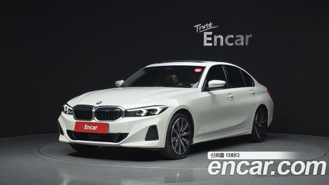 BMW 3-Series 320i