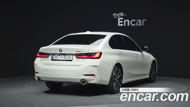 BMW 3-Series 320i