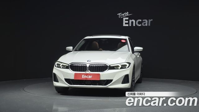 BMW 3-Series 320i
