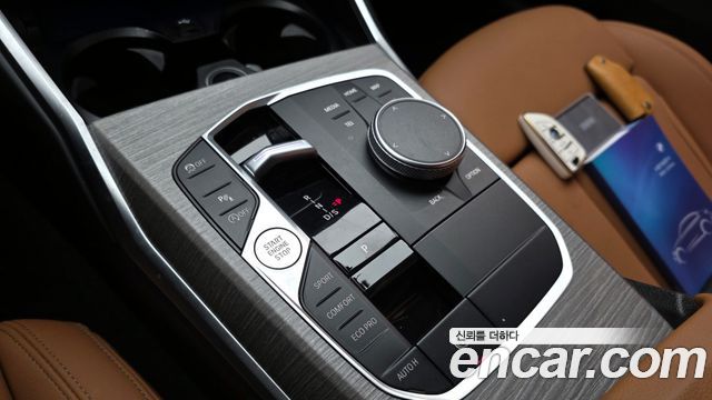 BMW 3-Series 320i
