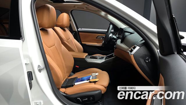 BMW 3-Series 320i