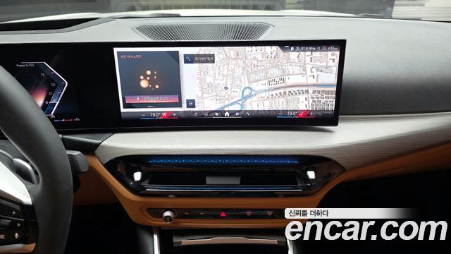 BMW 3-Series 320i