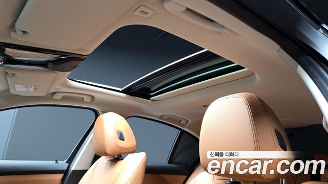 BMW 3-Series 320i