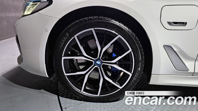 BMW 5-Series 530e M Sport