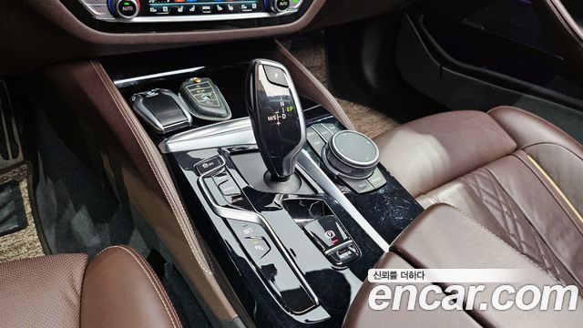 BMW 5-Series 530e M Sport