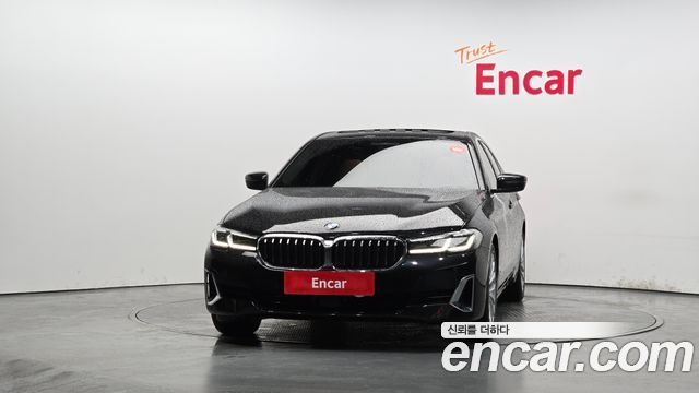 BMW 5-Series 520i Luxury
