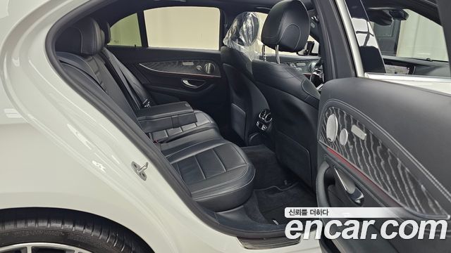 Mercedes-Benz E-Class E350 4MATIC AMG Line