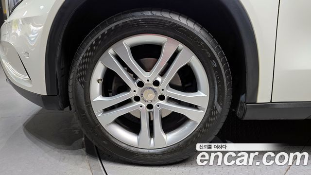 Mercedes-Benz GLA-Class GLA200 d