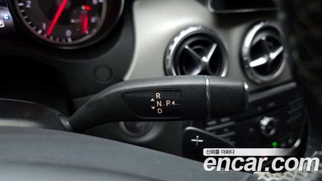 Mercedes-Benz GLA-Class GLA200 d