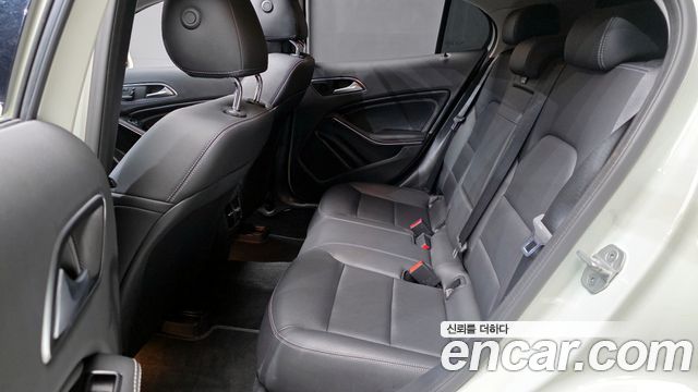 Mercedes-Benz GLA-Class GLA200 d