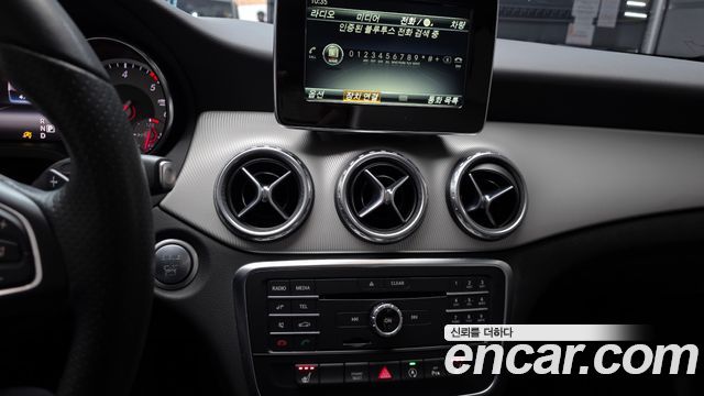 Mercedes-Benz GLA-Class GLA200 d