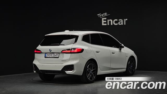 BMW 2-Series 220i M Sport Design