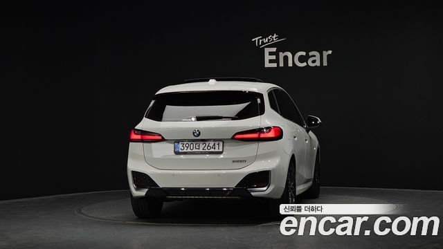 BMW 2-Series 220i M Sport Design