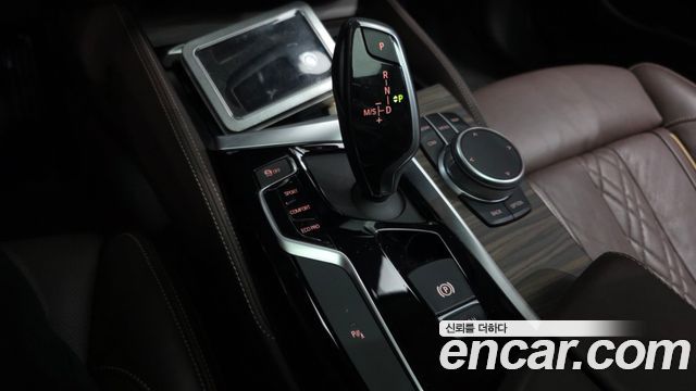 BMW 5-Series 520d xDrive Luxury Plus