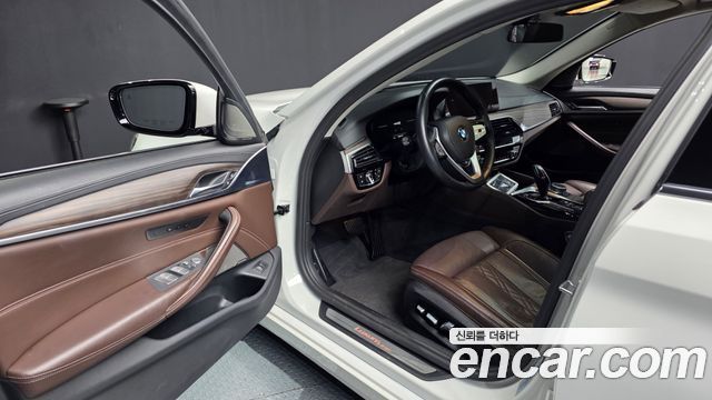 BMW 5-Series 520d xDrive Luxury Plus