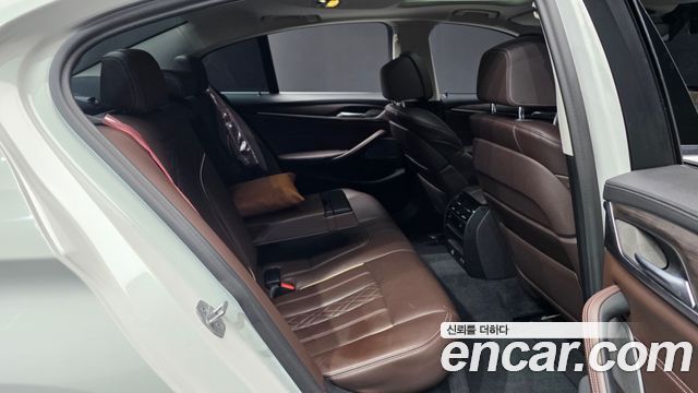 BMW 5-Series 520d xDrive Luxury Plus