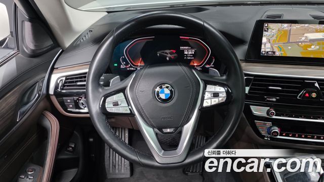 BMW 5-Series 520d xDrive Luxury Plus