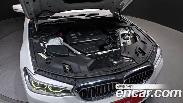BMW 5-Series 520d Luxury Special Edition