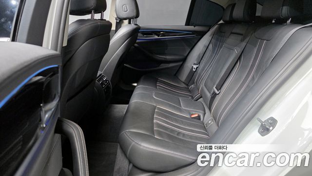 BMW 5-Series 520d Luxury Special Edition