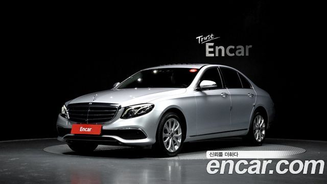 Mercedes-Benz E-Class E300 4MATIC Exclusive