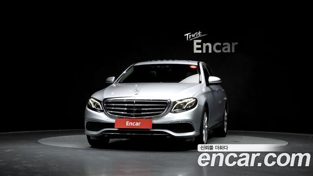 Mercedes-Benz E-Class E300 4MATIC Exclusive