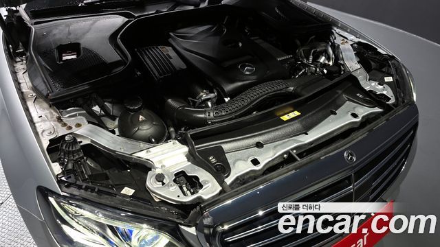 Mercedes-Benz E-Class E300 4MATIC Exclusive