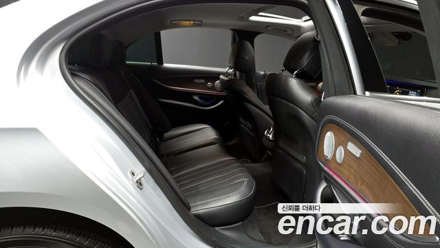 Mercedes-Benz E-Class E300 4MATIC Exclusive