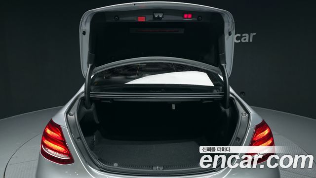 Mercedes-Benz E-Class E300 4MATIC Exclusive