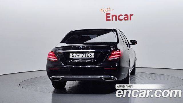 Mercedes-Benz E-Class E300 Exclusive