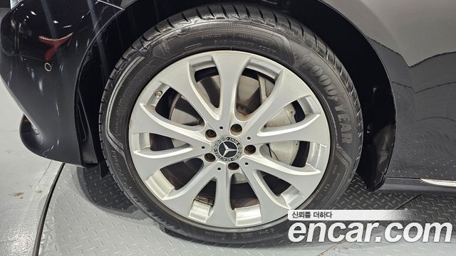 Mercedes-Benz E-Class E300 Exclusive