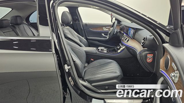 Mercedes-Benz E-Class E300 Exclusive