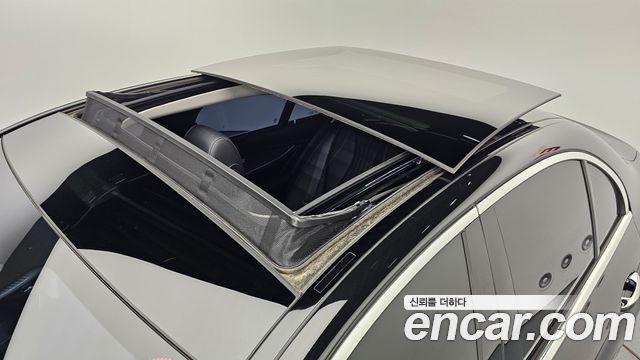 Mercedes-Benz E-Class E300 Exclusive