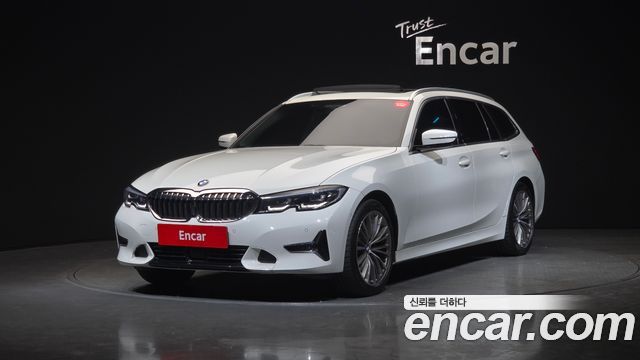 BMW 3-Series 320i Touring Luxury