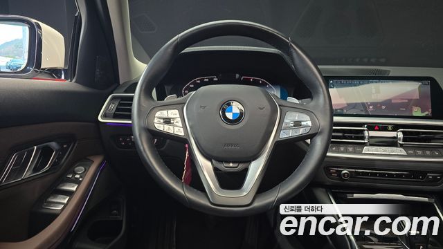 BMW 3-Series 320i Touring Luxury