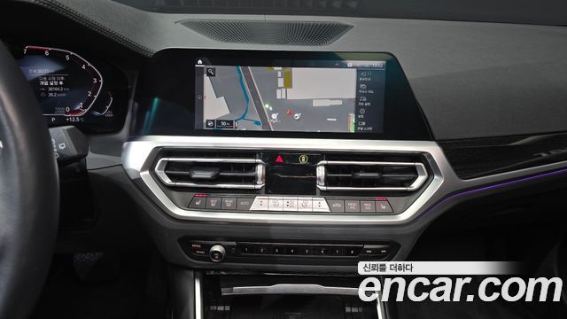 BMW 3-Series 320i Touring Luxury