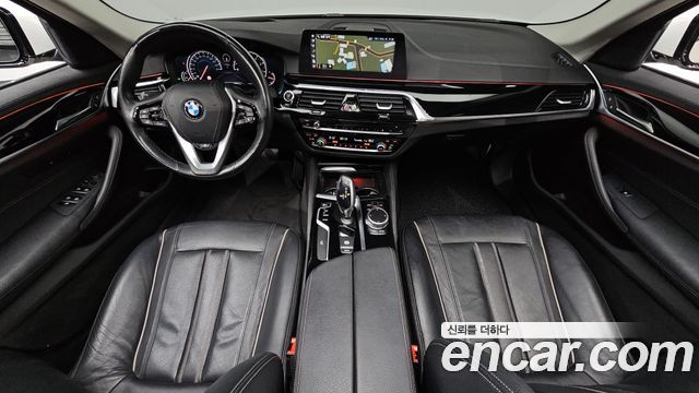 BMW 5-Series 520i Luxury