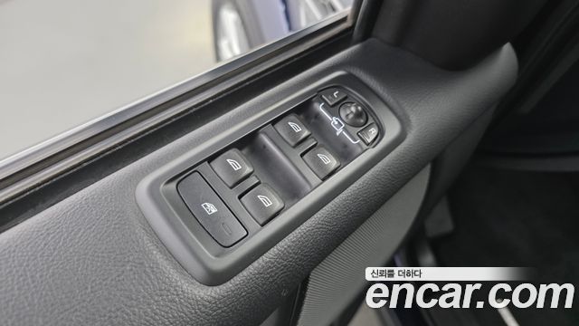 Land Rover Discovery 3.0 SDV6 SE