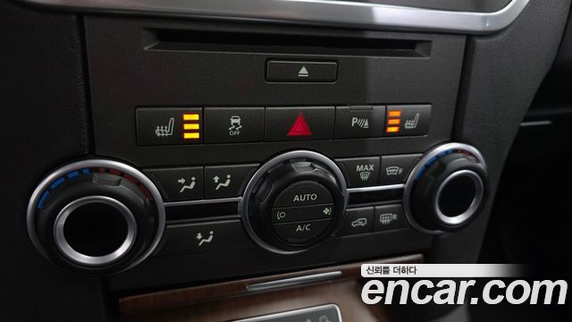 Land Rover Discovery 3.0 SDV6 SE