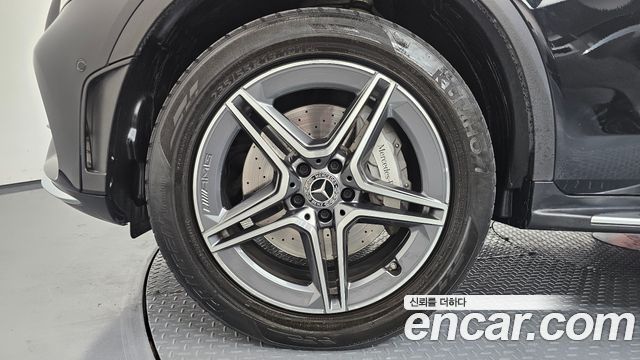Mercedes-Benz GLC-Class GLC300e 4MATIC Coupe